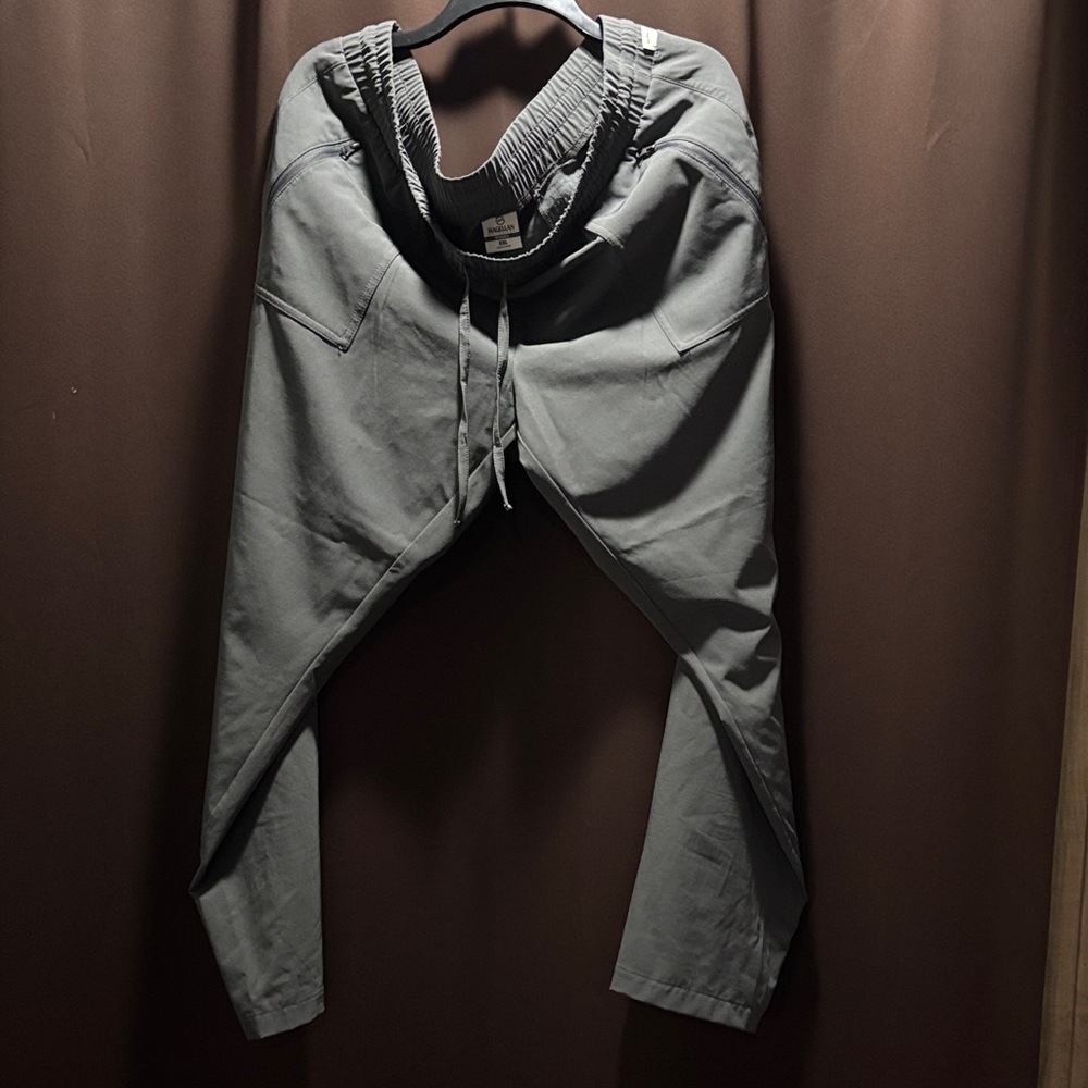 Magellan Outdoors Men's Charcoal Joggers